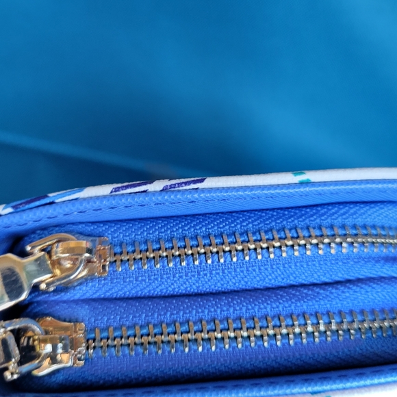 NWT Isabelle Handbag or Wide Wallet Vegan Friendly - Picture 5 of 7